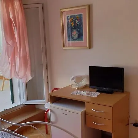 Guest house In With Terrace, Air Conditioning, Wifi, Washing Machine 3416-6 *